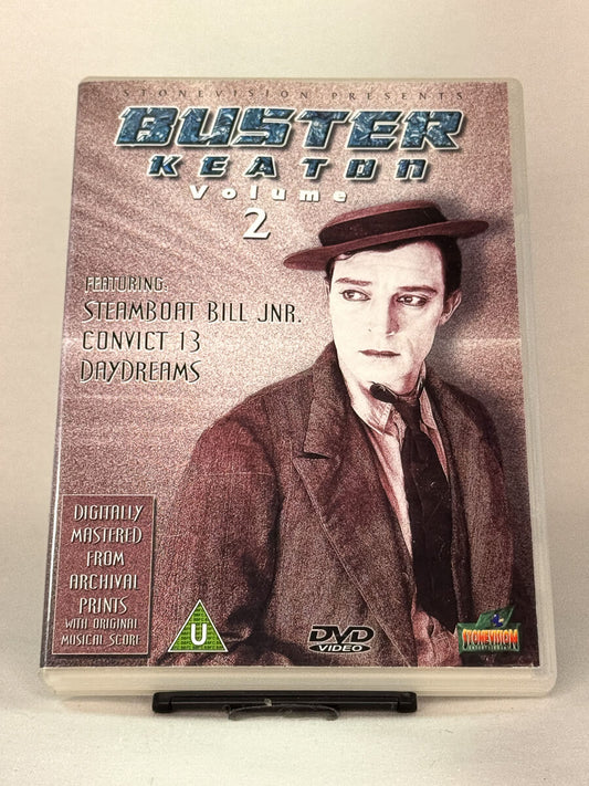 Forside av DVD-cover til Buster Keaton Volume 2 – digitalt remastrede klassikere fra stumfilmepoken, brukt DVD hos Brukbar Film.