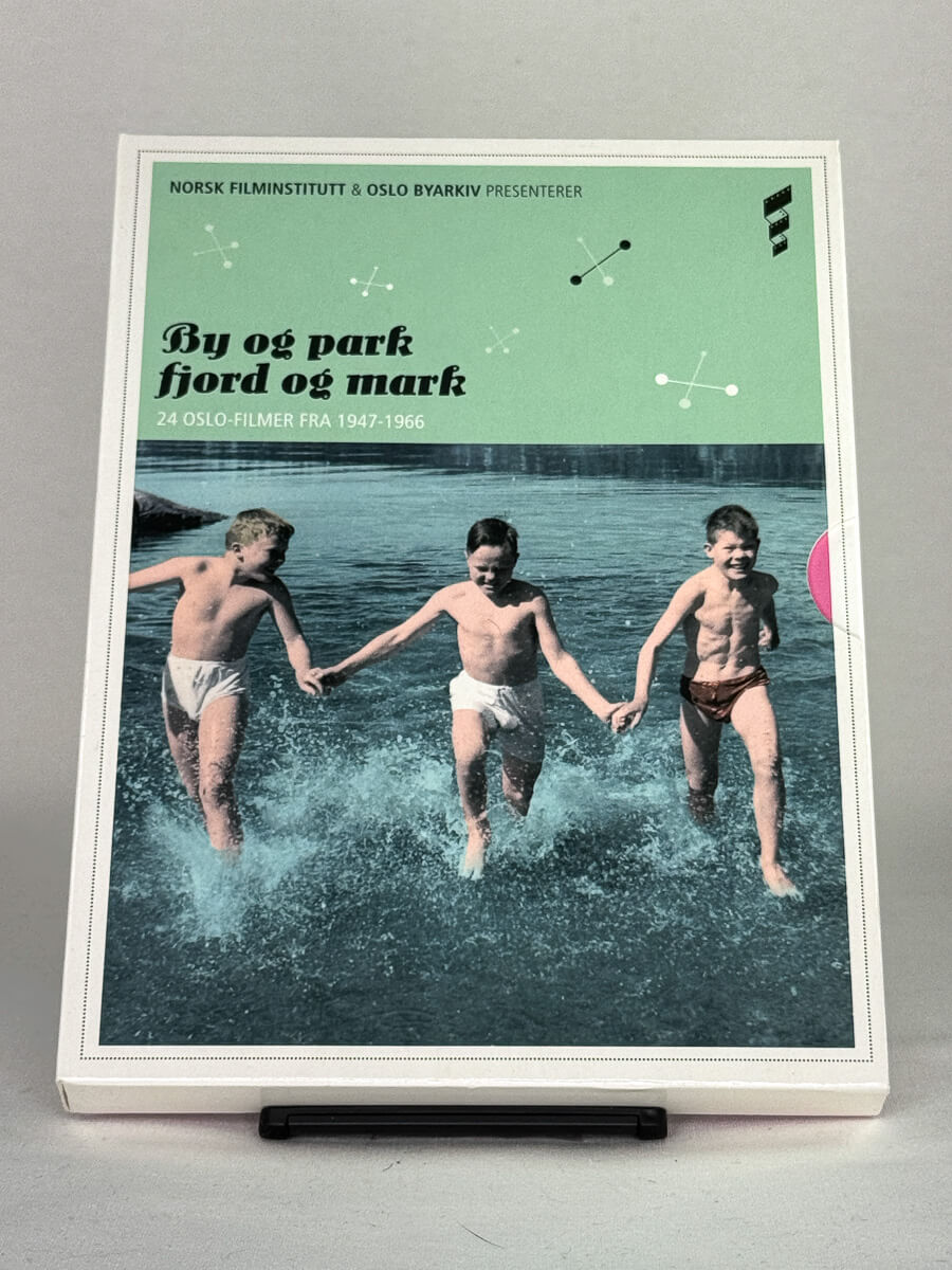DVD-forside til filmen By og park, fjord og mark  24 Oslo-filmer fra 1947-1966
Originalt cover brukt for produktbilde i nettbutikken Brukbar Film