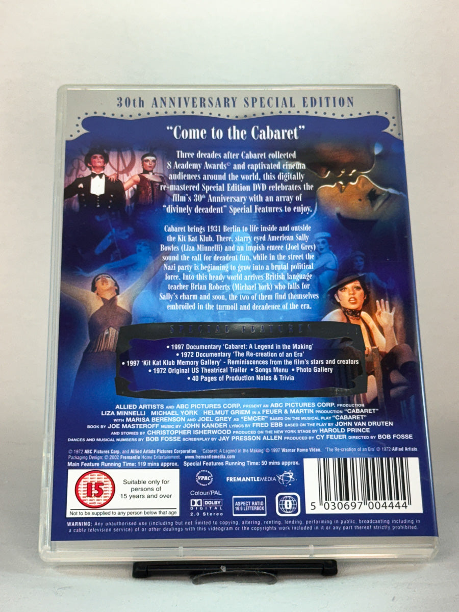 Bakside av DVD-cover til Cabaret (1972) – klassisk musikal med Liza Minnelli og Joel Grey, regissert av Bob Fosse – original brukt DVD-utgave tilgjengelig hos Brukbar Film.