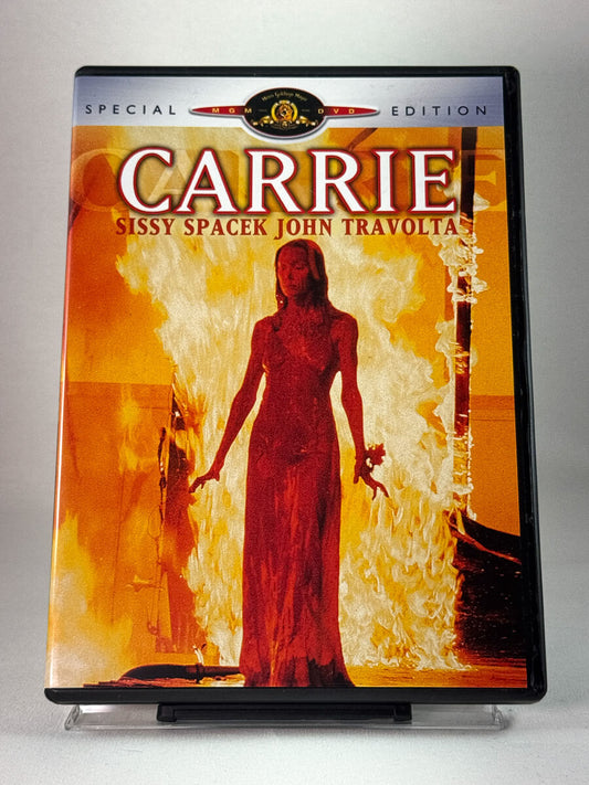 Forside av DVD-cover for Carrie, bruktfilm hos nettbutikken Brukbar Film