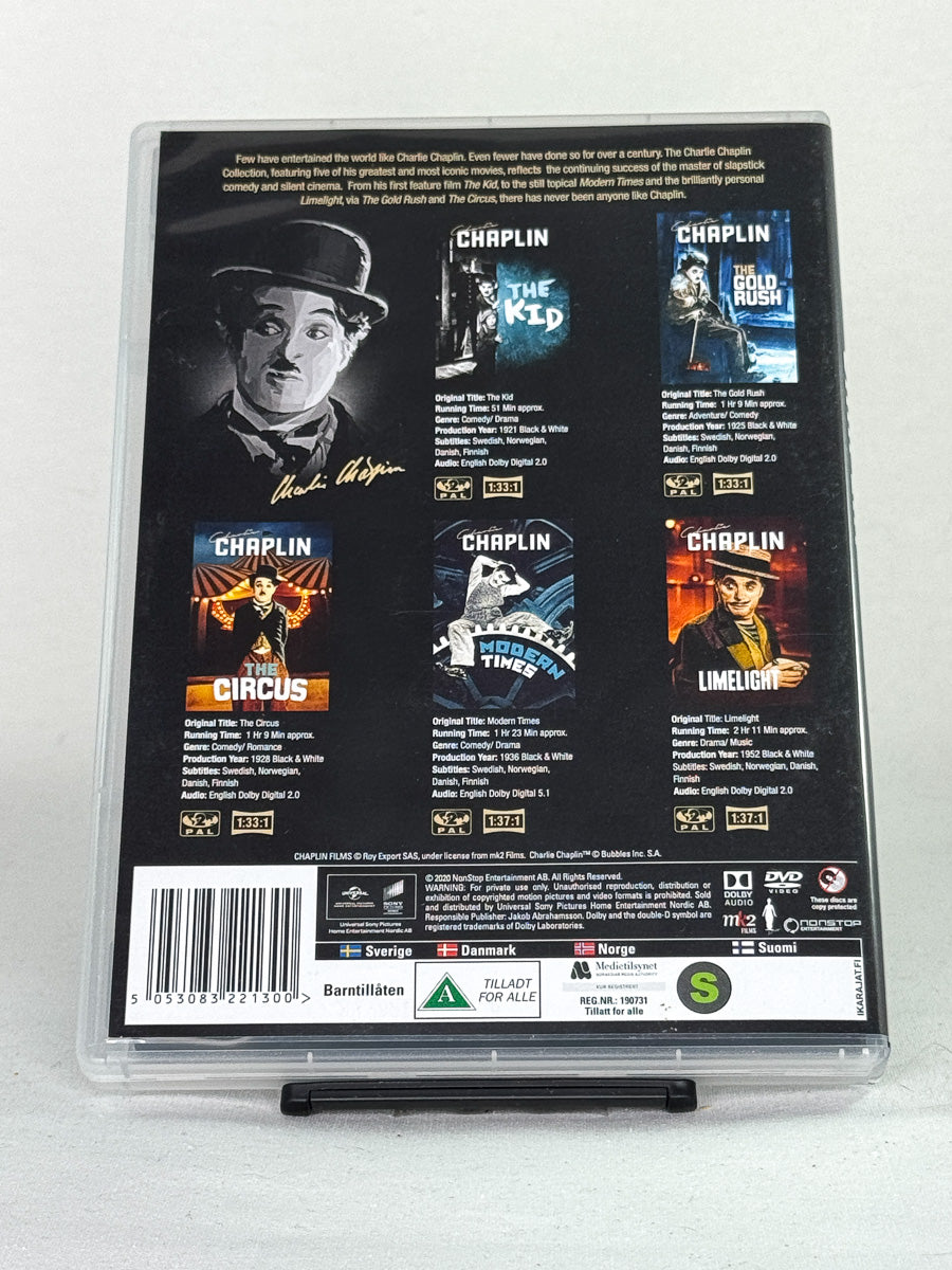 DVD-bakside til filmen Charlie Chaplin Collection (DVD samleboks)
Baksiden viser info, spesifikasjoner og eventuell ekstratekst – produktbilde fra nettbutikken Brukbar Film