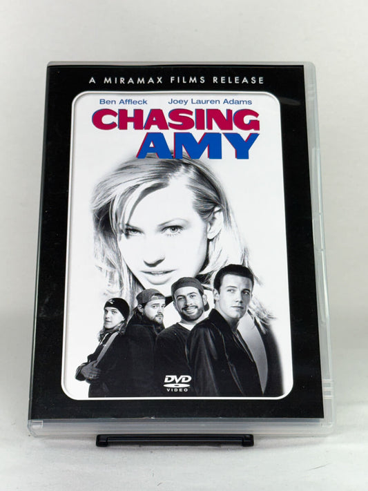 Forside av filmcover til brukt DVD Chasing Amy – Kevin Smiths komedie/drama på brukt DVD fra Brukbar Film