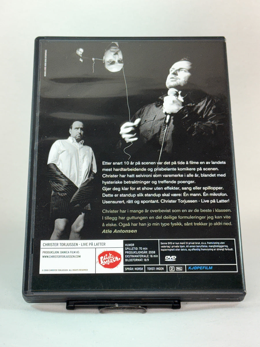 Bakside av DVD-cover for Christer Torjussen – Live på Latter – prisbelønt stand-up-show hos Brukbar Film