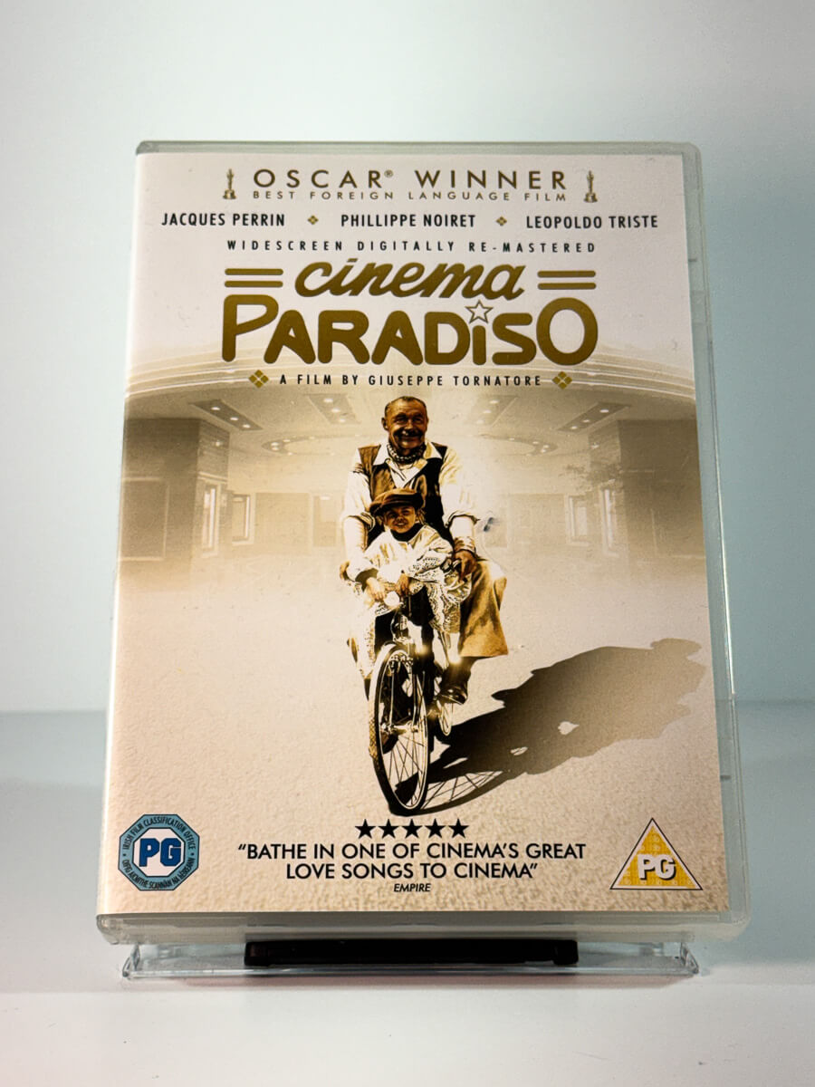 Forside av cover til Cinema Paradiso, brukt DVD hos Brukbar Film
