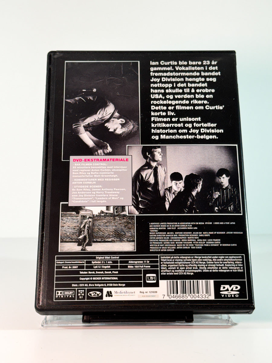Bakside av cover til Control, bruktfilm på DVD hos Brukbar Film