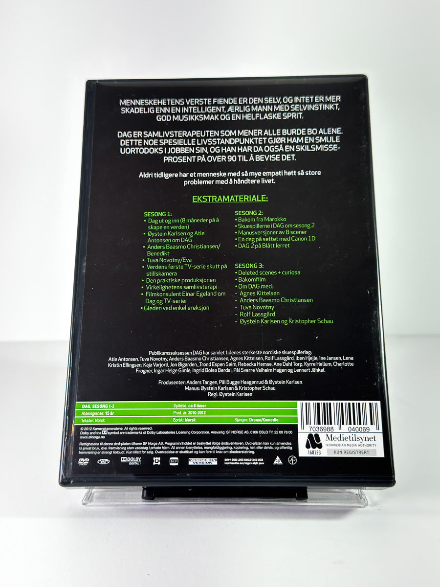 Bakside av cover til Dag sesong 1-3 på DVD