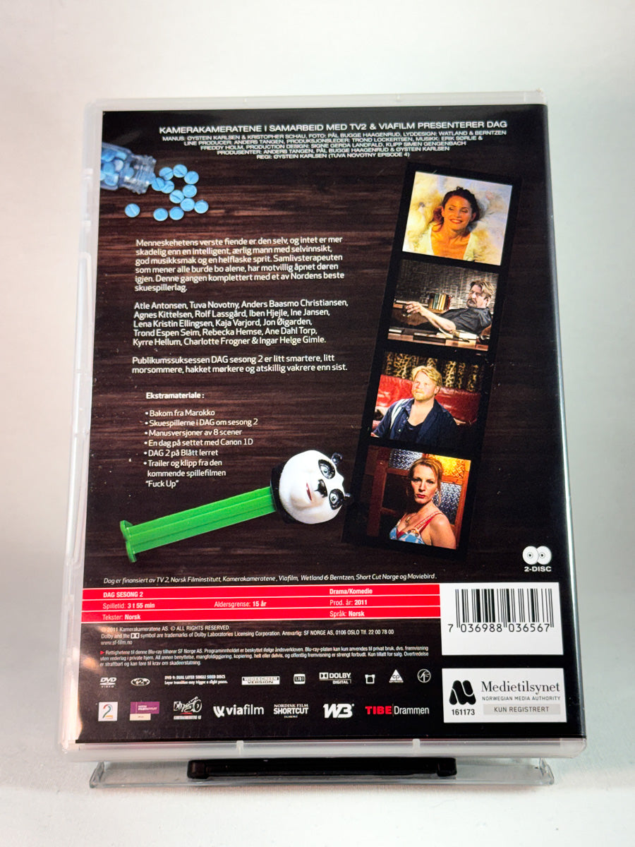 Bakside av cover til Dag Sesong 2, brukt original DVD hos Brukbar Film