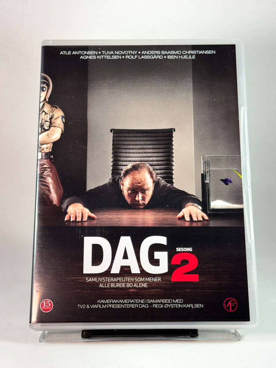 Forside av cover til Dag Sesong 2, bruktfilm på DVD hos Brukbar Film