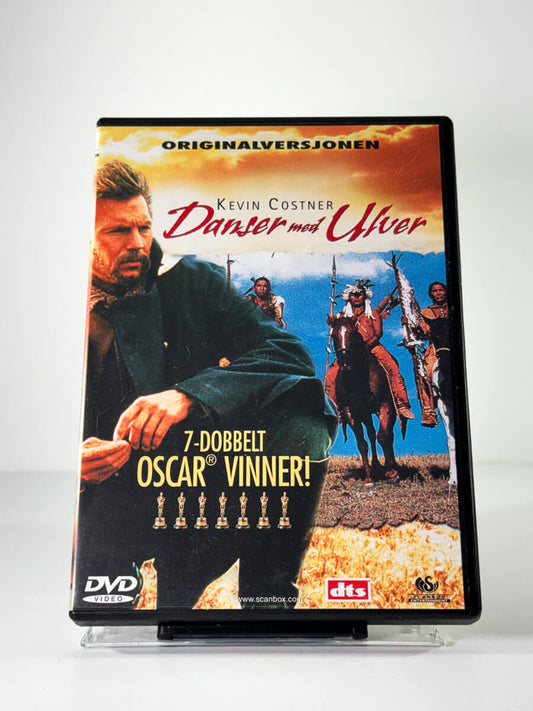 Forside av cover til danser med ulver, bruktfilm på DVD hos Brukbar Film