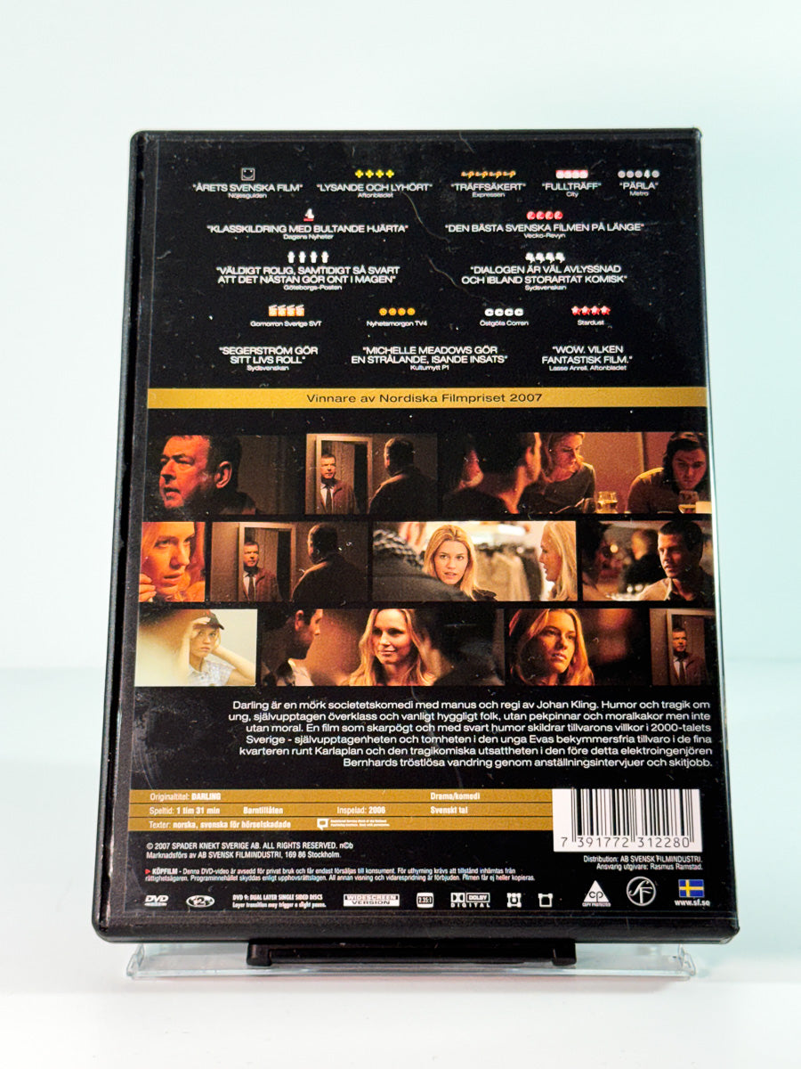 Bakside av cover til darling, brukt original DVD hos Brukbar Film