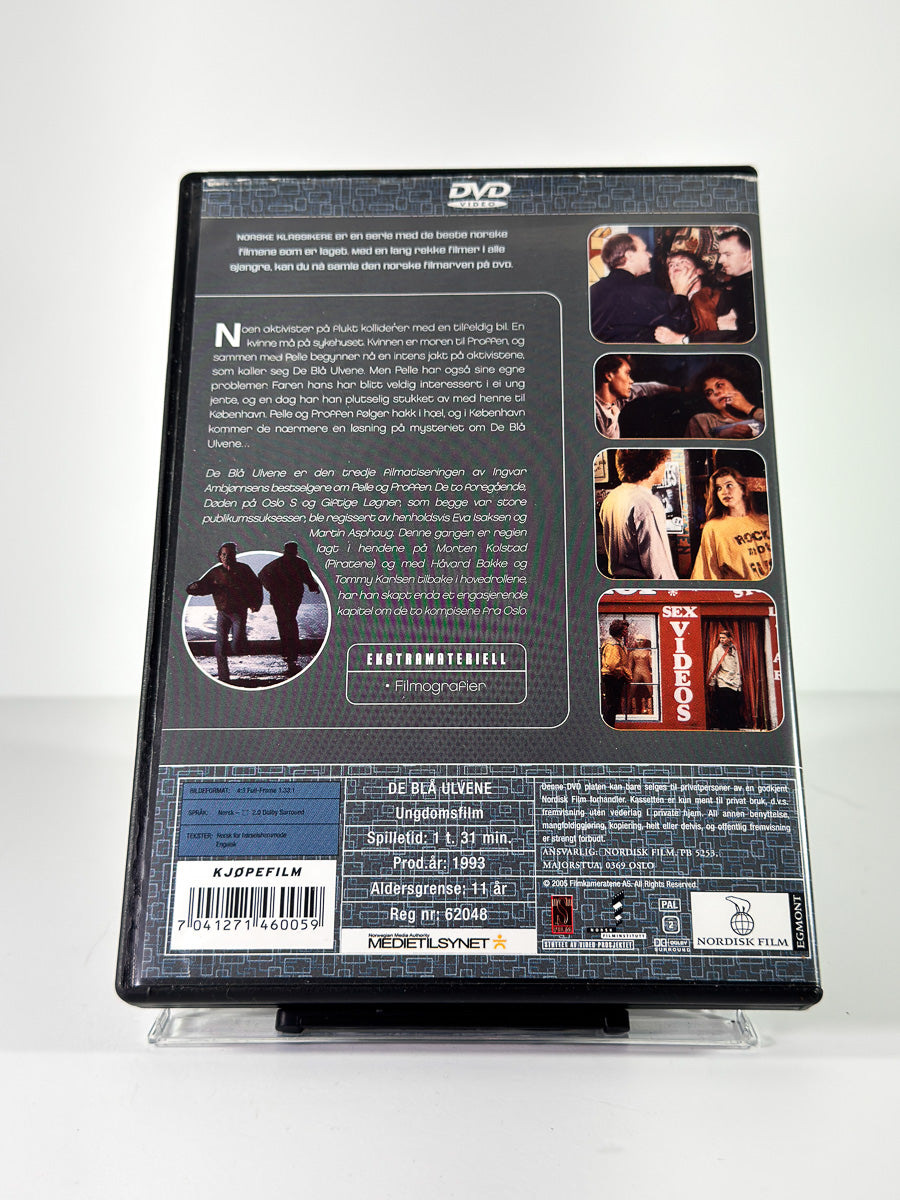 Bakside av cover til De blå ulvene på DVD