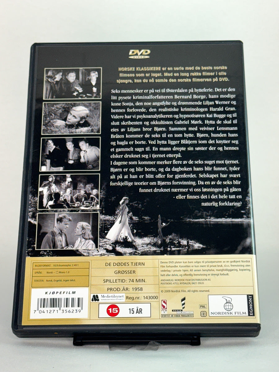 Bakside av DVD-cover til De dødes tjern (1958) – norsk klassiker og grøsser, brukt DVD hos Brukbar Film