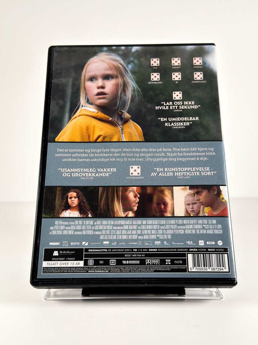 Bakside av cover til De uskyldige på DVD