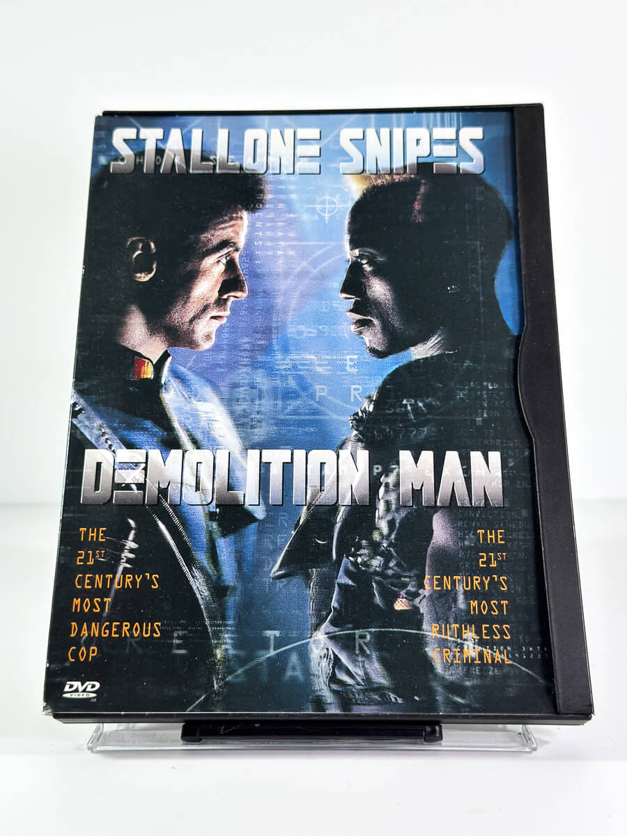 Forside av cover til Demolition Man på DVD