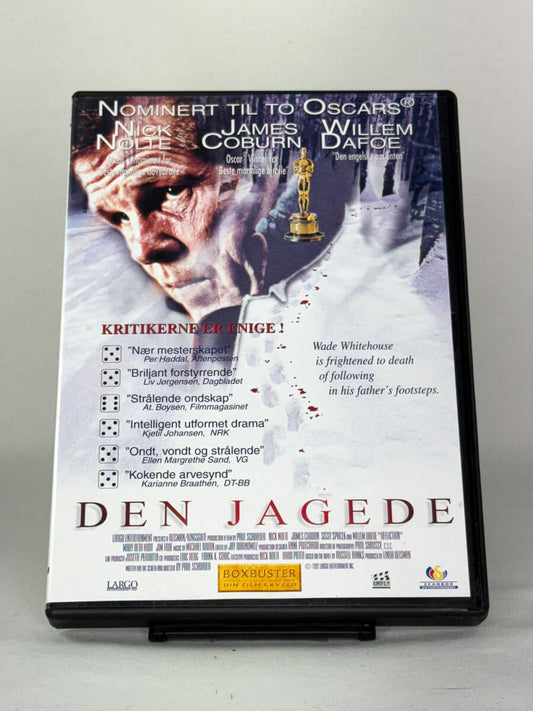 Forside av DVD-cover til Den jagede – psykologisk thriller med Nick Nolte, James Coburn og Willem Dafoe, nominert til to Oscar, tilgjengelig hos Brukbar Film.