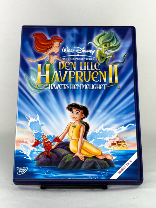DVD-forside til filmen Den Lille Havfruen II: Havets Hemmelighet
Originalt cover brukt for produktbilde i nettbutikken Brukbar Film
