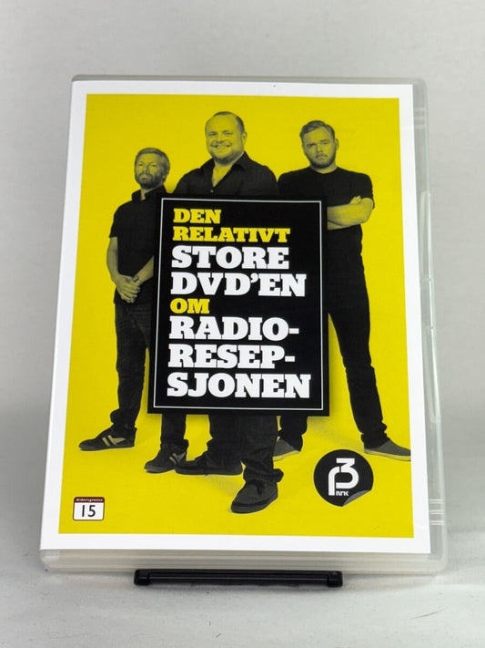 DVD-forside til filmen Den relativt store DVD’en om Radioresepsjonen
Originalt cover brukt for produktbilde i nettbutikken Brukbar Film