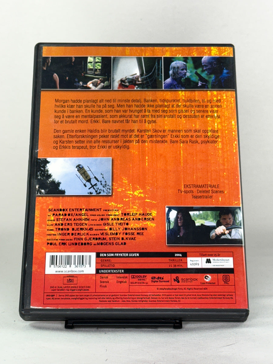 DVD-bakside til filmen Den som frykter ulven
Baksiden viser info, spesifikasjoner og eventuell ekstratekst – produktbilde fra nettbutikken Brukbar Film