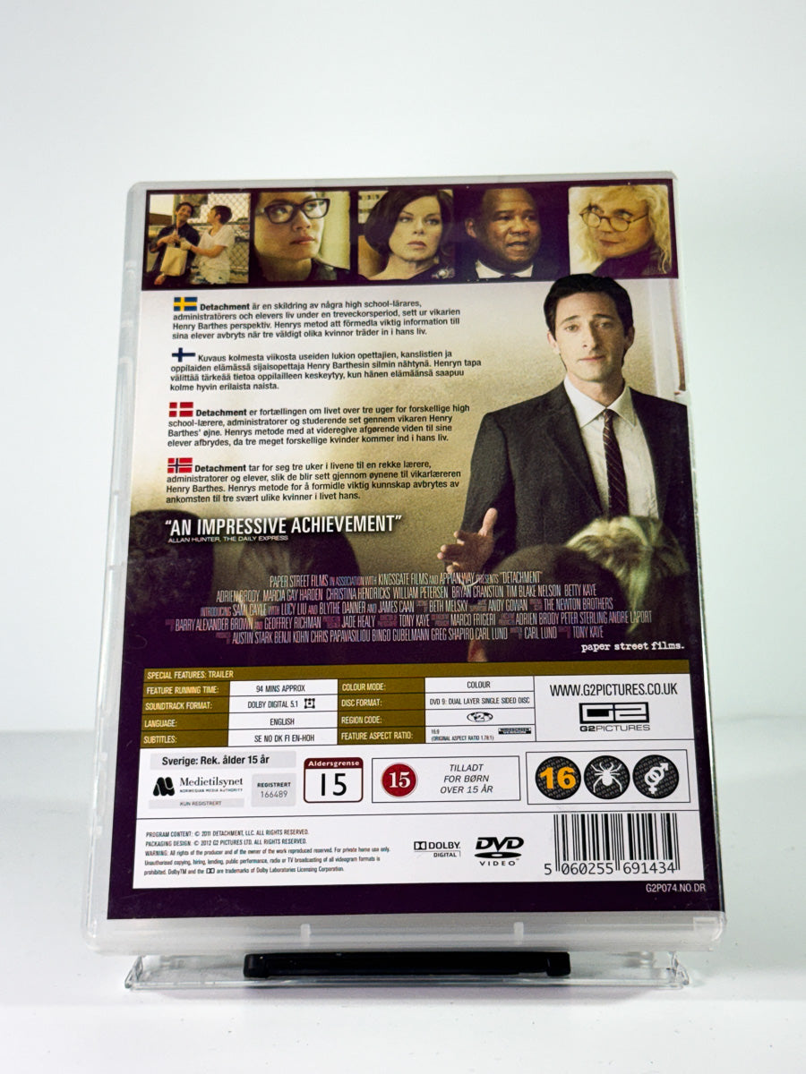 Bakside av cover til Detachment, brukt original DVD hos Brukbar Film