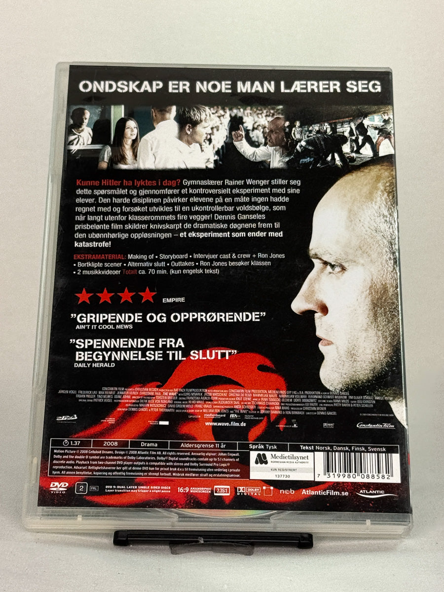 Bakside av DVD-cover til Die Welle, brukt tysk dramafilm på DVD, baksidebilde fra original utgivelse hos Brukbar Film.