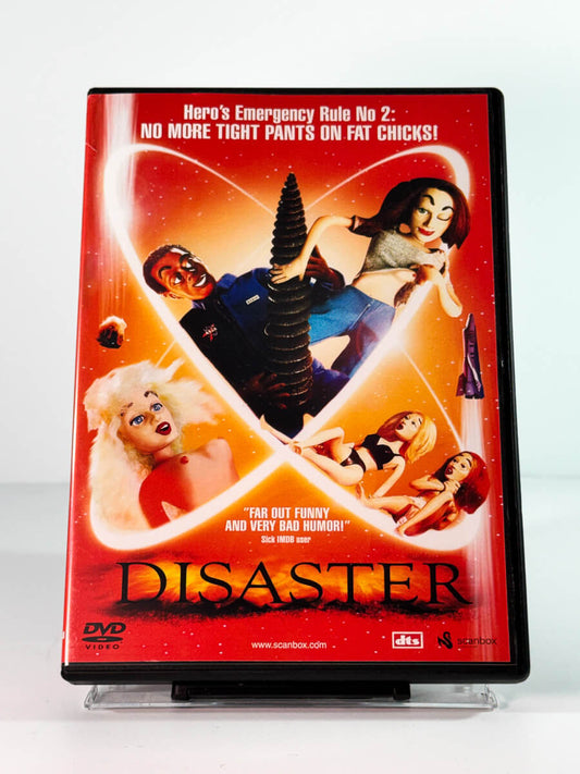 Forside av cover til komediefilmen Disaster, brukt DVD hos nettbutikken Brukbar Film