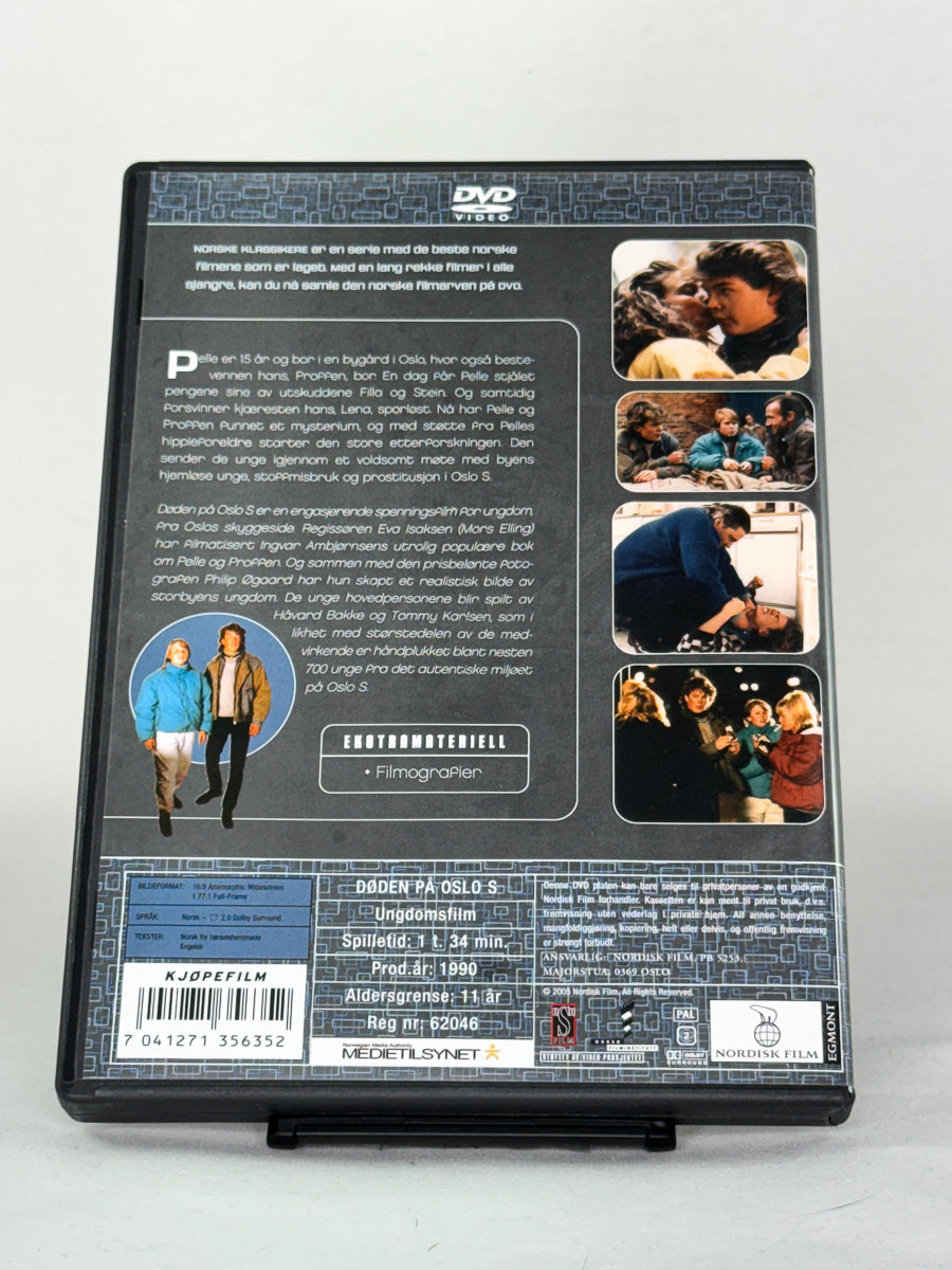 DVD-bakside til filmen Døden på Oslo S
Baksiden viser info, spesifikasjoner og eventuell ekstratekst – produktbilde fra nettbutikken Brukbar Film