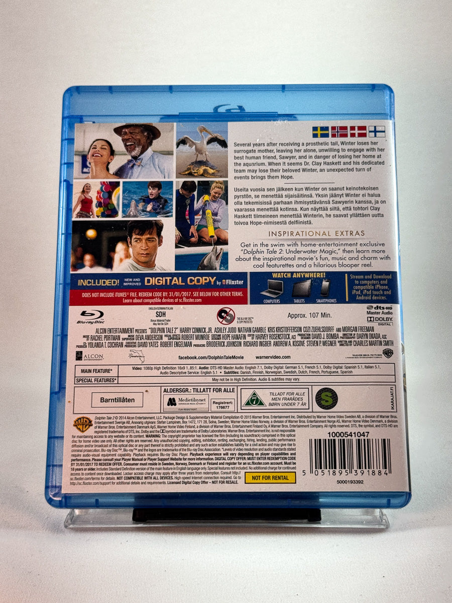 Bakside av cover til Dolphin Tale 2, bruktfilm hos nettbutikken Brukbar Film