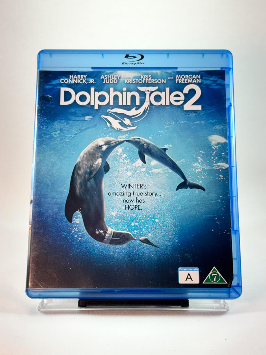 Forside av cover til Dolphin Tale 2, brukt Blu-ray hos Brukbar Film