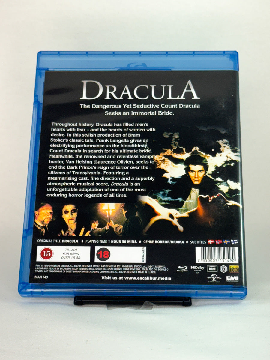 Bakside av Blu-ray-cover for Dracula – brukt original Blu-ray-skrekkfilm, selges hos Brukbar Film.
