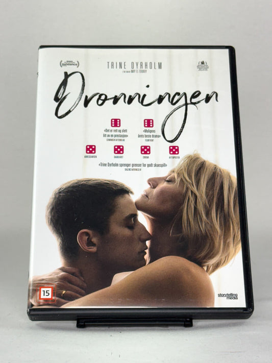DVD-forside til filmen Dronningen
Originalt cover brukt for produktbilde i nettbutikken Brukbar Film
