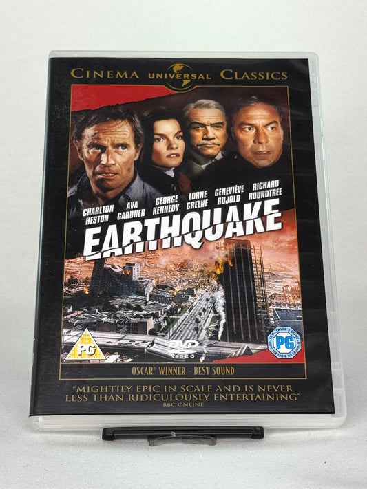 Forside av DVD-cover til Earthquake – katastrofefilmklassiker med Charlton Heston og Ava Gardner, brukt DVD hos Brukbar Film.