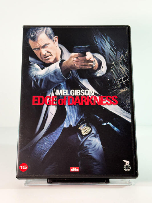 Forside av cover til edge of darkness, brukt DVD hos Brukbar Film