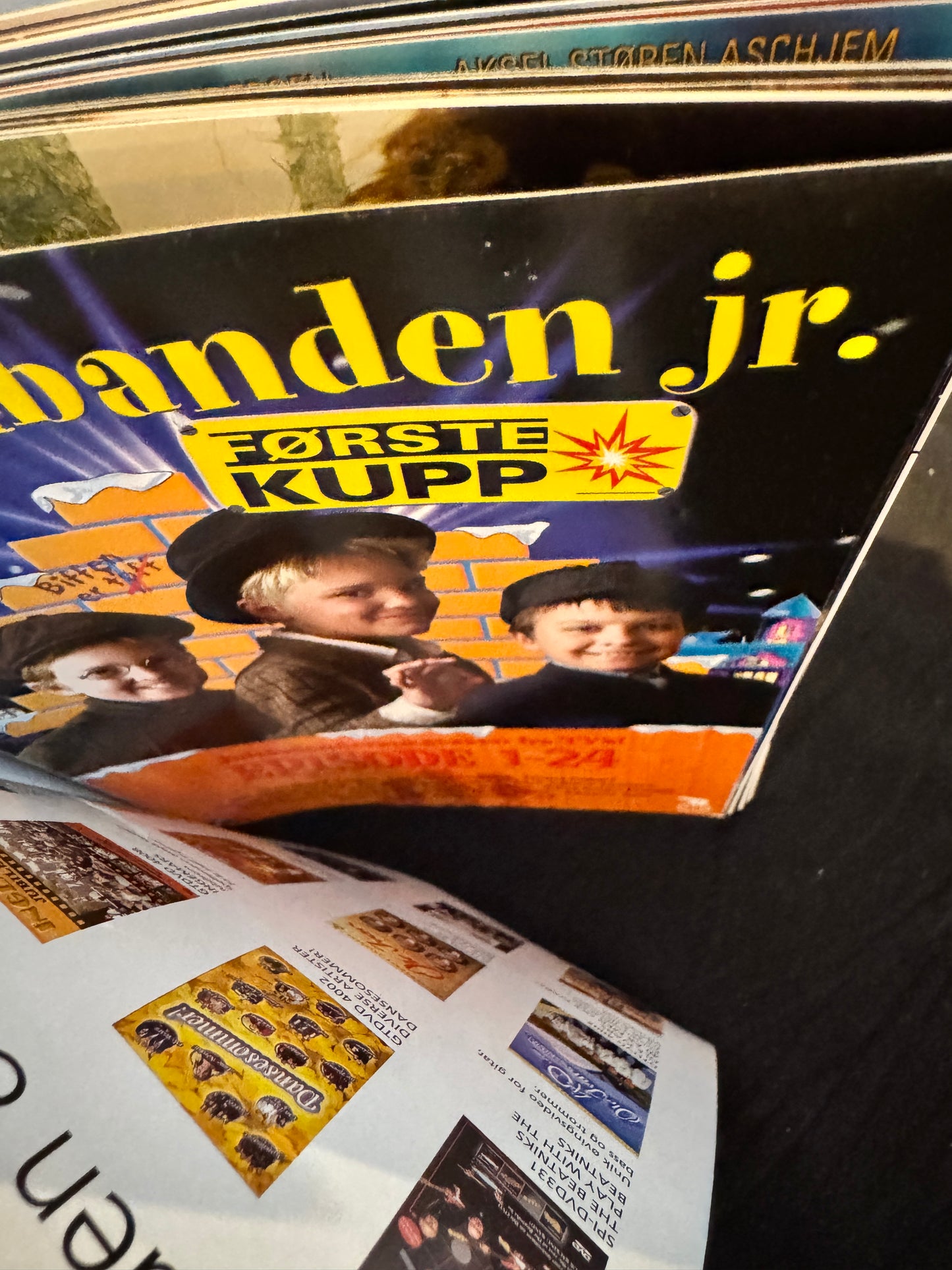 Eksempel på omslag i samlingen, nærbilde  