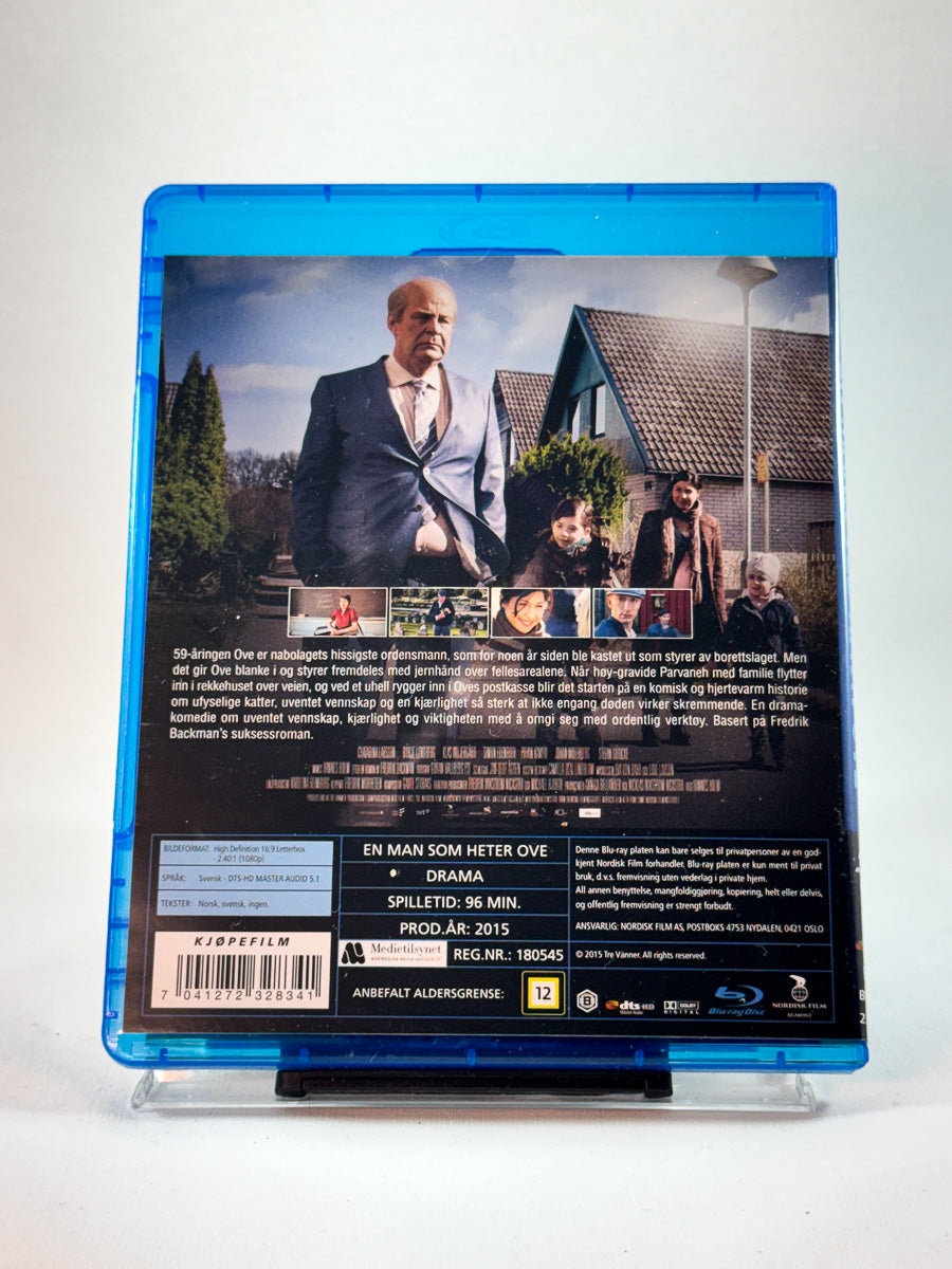 Bakside av cover til En mann ved navn Ove, bruktfilm hos nettbutikken Brukbar Film