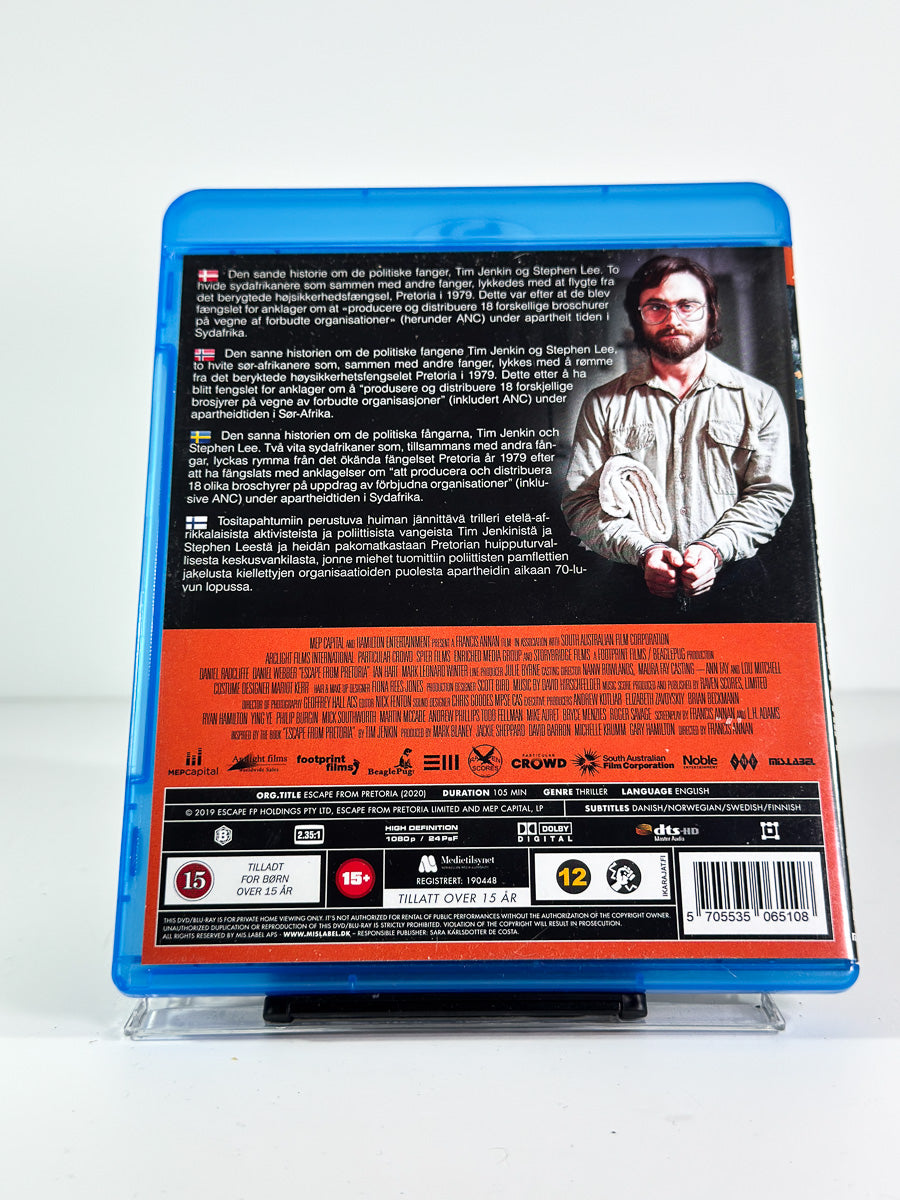 Bakside av cover til Escape from Pretoria på Blu-ray