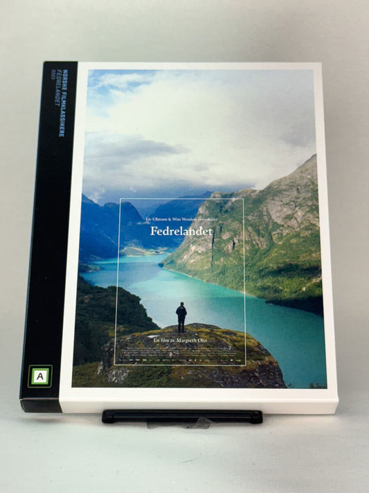 Forside av Blu-ray-cover til filmen Fedrelandet – brukt Blu-ray originalfilm tilgjengelig hos Brukbar Film