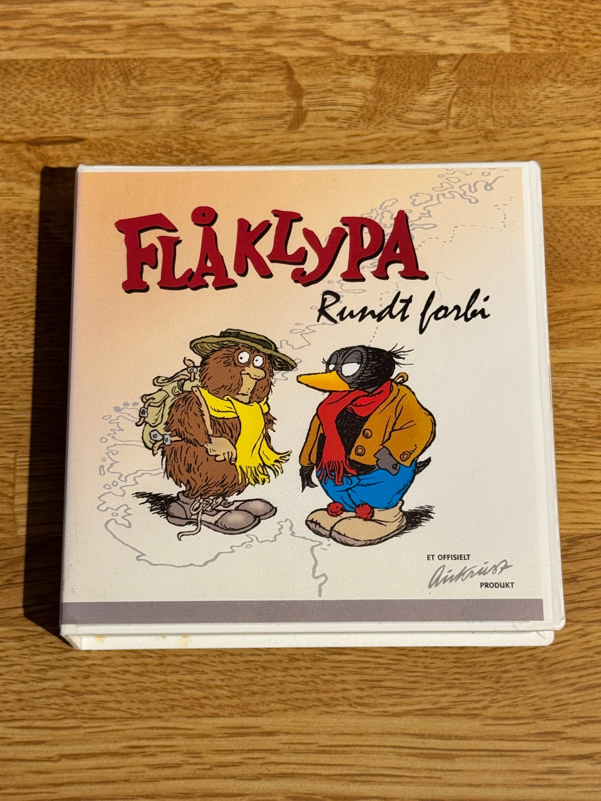 Forside av cover til flåklypa rundt forbi, brukt lydbok hos Brukbar Film