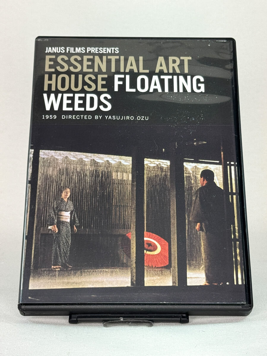 Forside av DVD-cover til Floating Weeds (1959) – japansk filmklassiker regissert av Yasujirō Ozu, brukt DVD hos Brukbar Film.