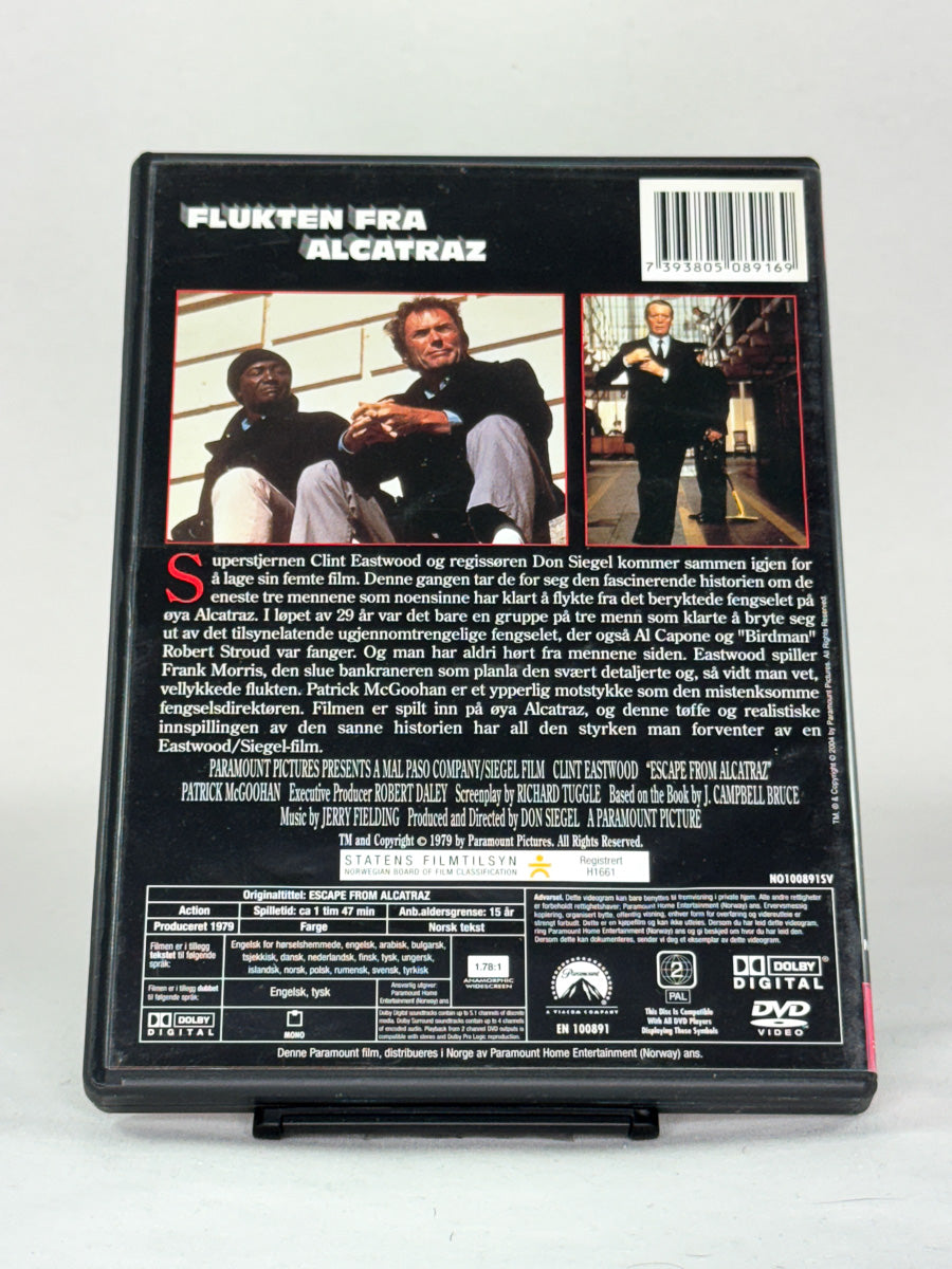 DVD-bakside til filmen Flukten fra Alcatraz
Baksiden viser info, spesifikasjoner og eventuell ekstratekst – produktbilde fra nettbutikken Brukbar Film