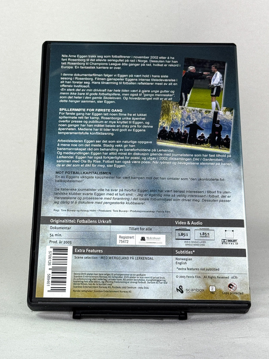 DVD-bakside til filmen Fotballens urkraft
Baksiden viser info, spesifikasjoner og eventuell ekstratekst – produktbilde fra nettbutikken Brukbar Film