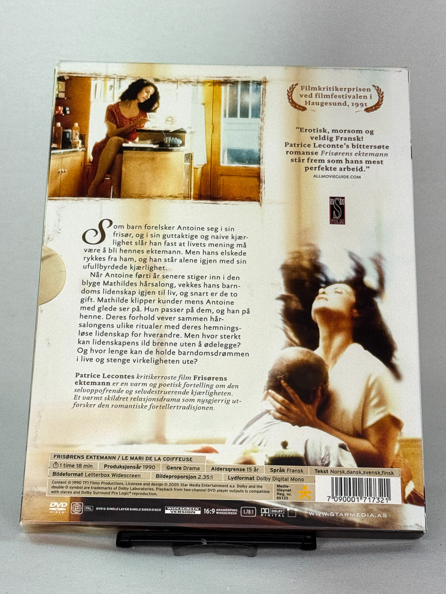 Bakside av Frisørens ektemann DVD – brukt fransk film på DVD, tilgjengelig hos Brukbar Film