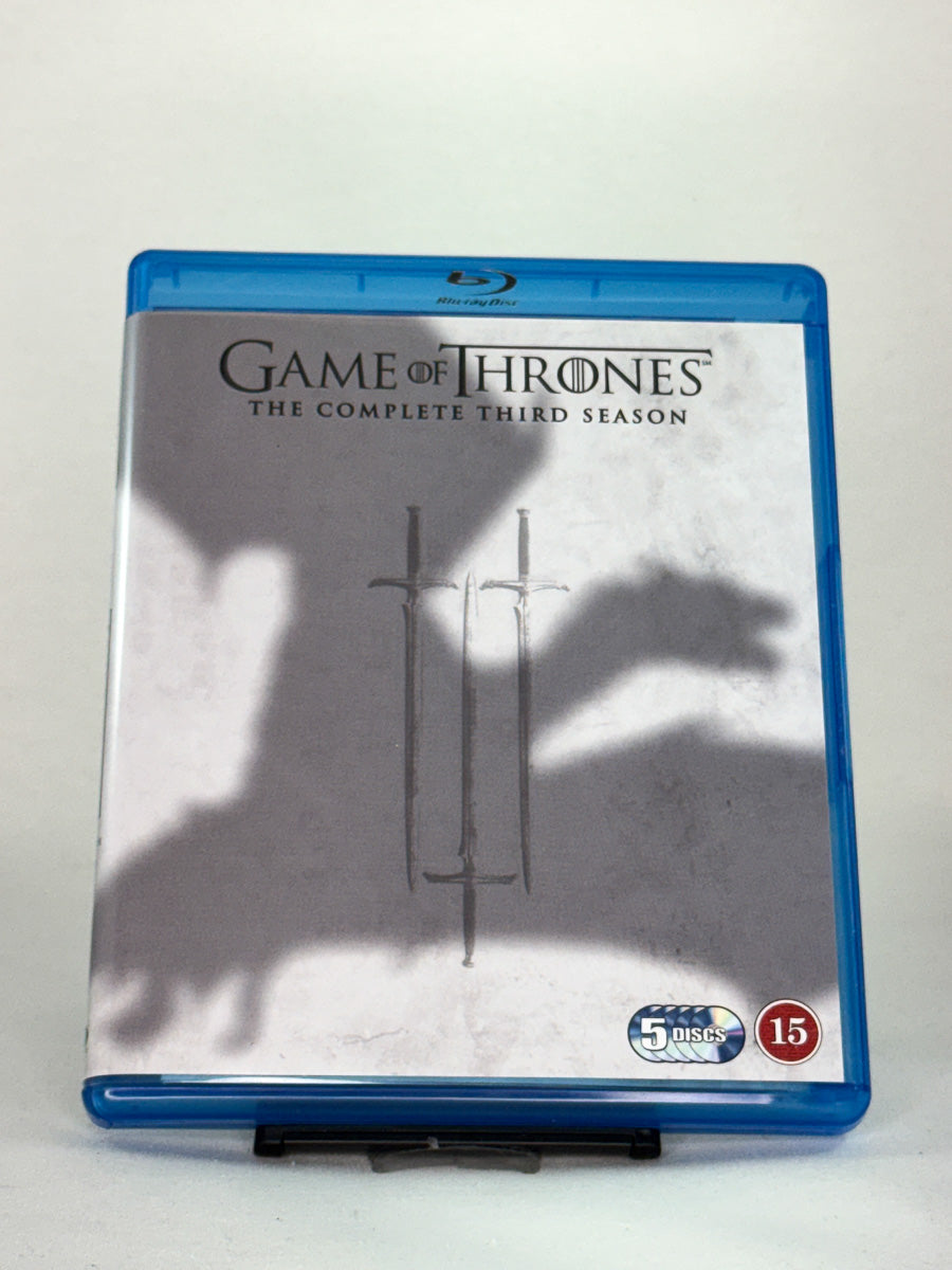 Forside av Blu-raycover til Game of Thrones – Sesong 3 – dramatikken øker i HBOs fantasyserie, brukt Blu-ray hos Brukbar Film