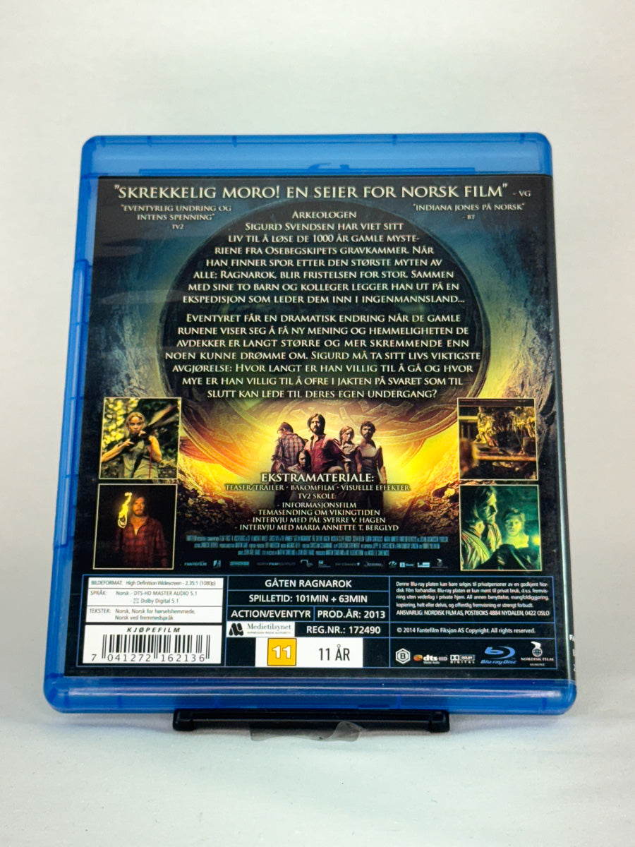 Bakside av Blu-ray-cover til filmen Gåten Ragnarok – brukt Blu-ray originalutgivelse fra Brukbar Film