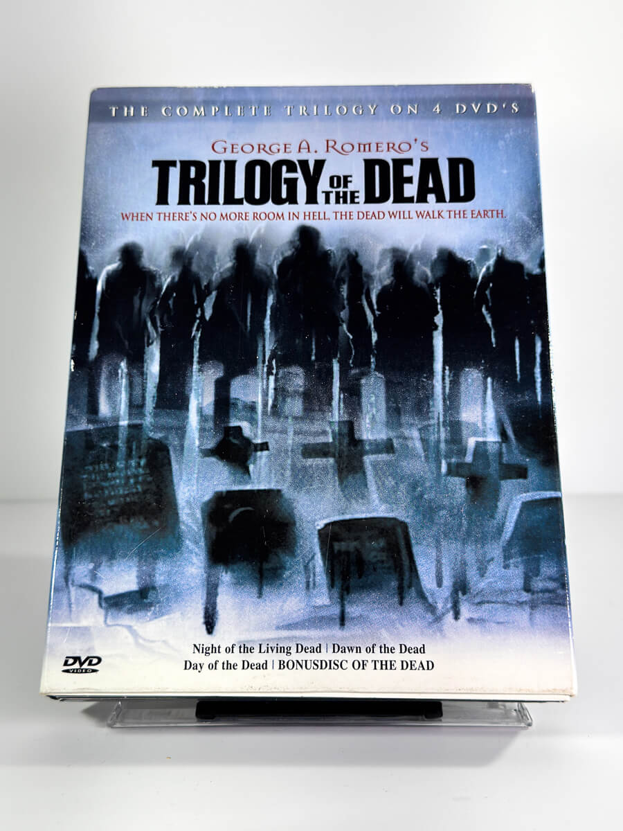 Forside av cover til George A. Romero's Trilogy of the Dead på DVD