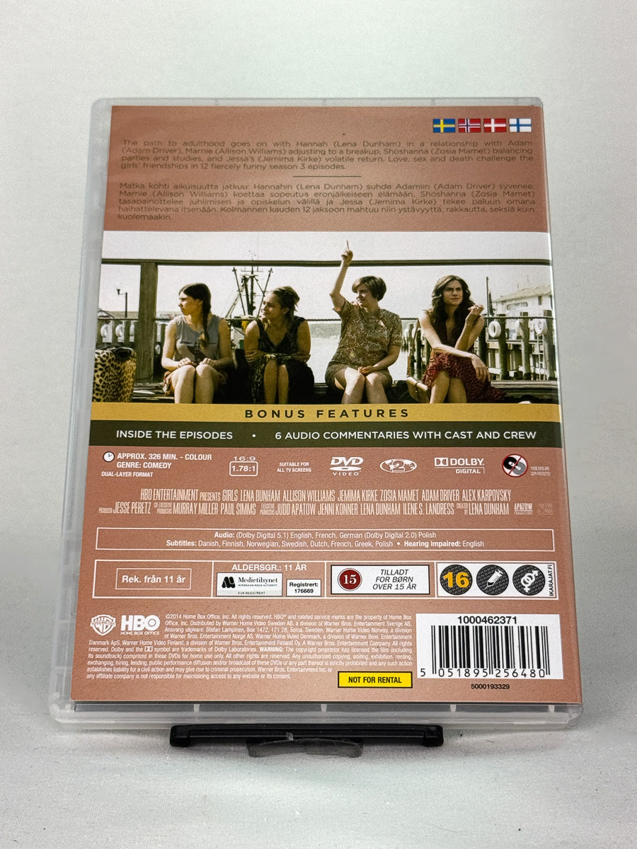Bakside av DVD-cover til Girls – Sesong 3 – brukt originalutgave fra HBO, kjøp hos Brukbar Film