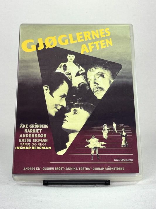 DVD-forside til filmen Gjøglernes aften
Originalt cover brukt for produktbilde i nettbutikken Brukbar Film