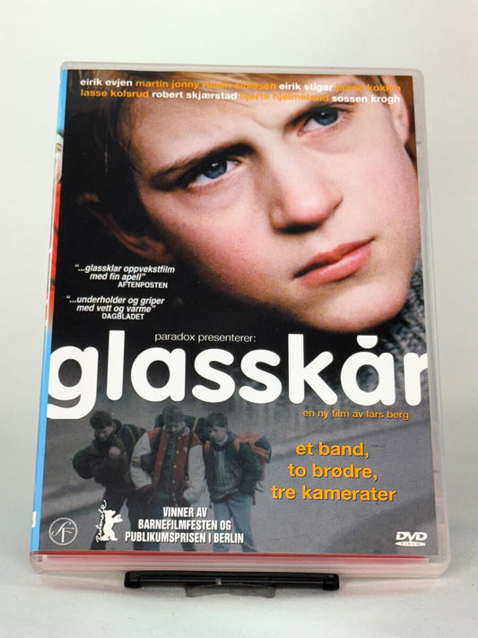 Forside av brukt DVD-film Glasskår, norsk oppvekstdrama regissert av Lars Berg, original forside fra Brukbar Film.