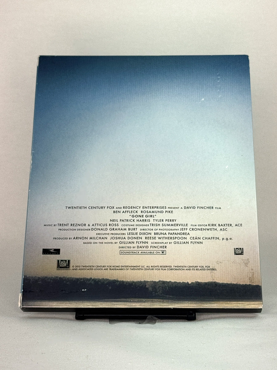 Bakside av Blu-ray-cover for Gone Girl – brukt psykologisk thriller på Blu-ray, tilgjengelig hos Brukbar Film