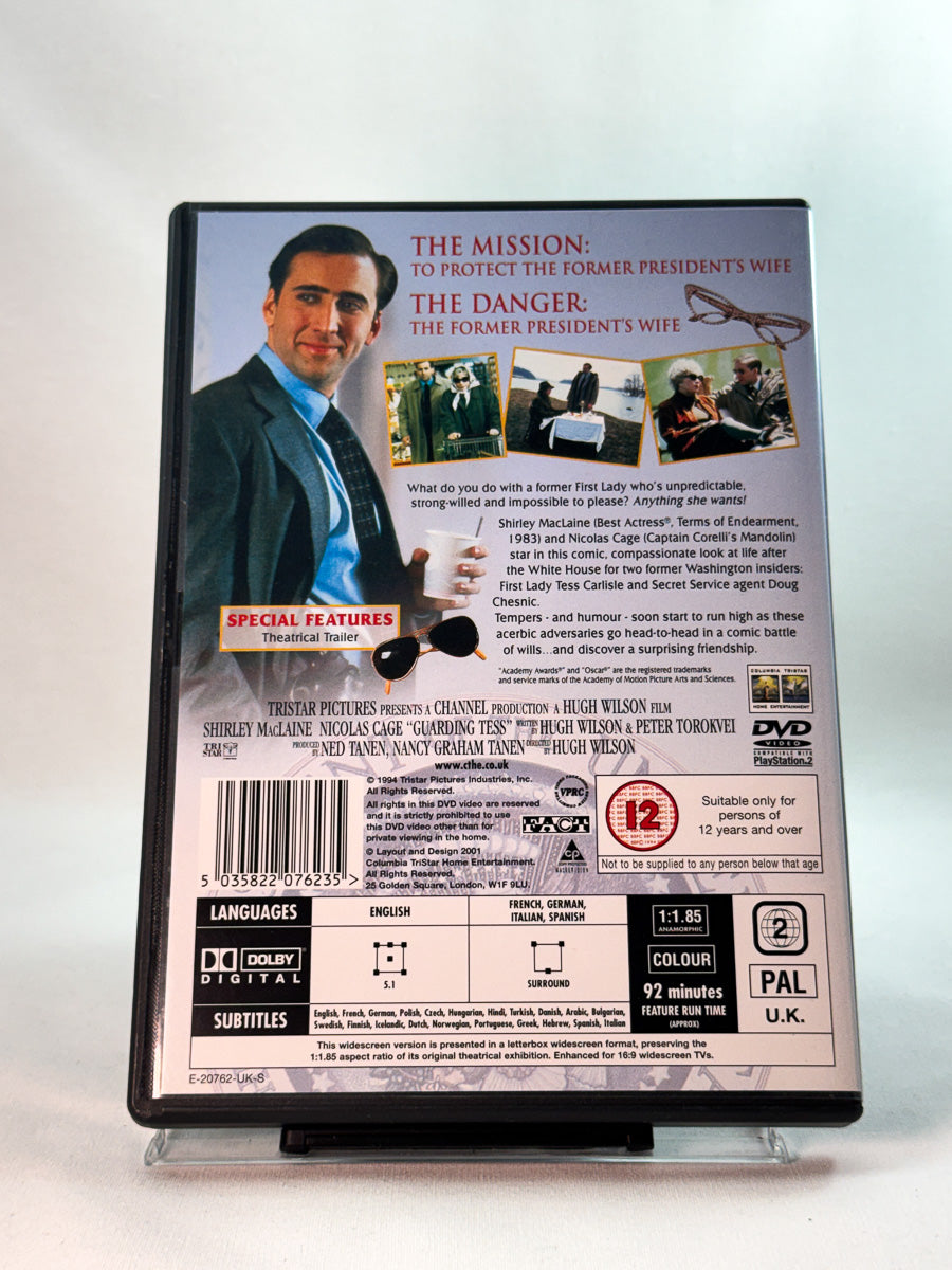 Bakside av cover til Guarding Tess, bruktfilm hos nettbutikken Brukbar Film