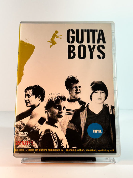Forside av cover til gutta boys, bruktfilm hos nettbutikken Brukbar Film